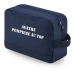Trousse de toilette personnalisable pour une pompiere au top. Exclusivité pour la boutique des pompiers. Personnalisation gratuite !