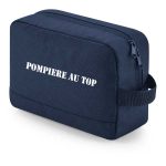 Trousse de toilette personnalisable pour une pompiere au top. Exclusivité pour la boutique des pompiers. Personnalisation gratuite !