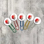 Lot de 5 trombones sur le thème des pompiers. Peut également servir de marque page.