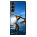 Coque téléphone Iphone et samsung avec canadair de la Sécurité Civile en train d'écoper