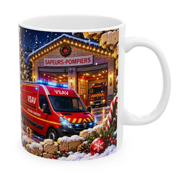 Mug lapin pompier Pompélo devant un VSAV. Un cadeau à offrir à Noël.