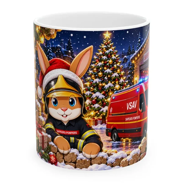 Mug lapin pompier Pompélo devant un VSAV. Un cadeau à offrir à Noël.