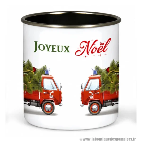 Mug Noël Sapeurs Pompiers avec fourgon qui transporte un sapin de Noël. Creation exclusive pour la boutique des pompiers